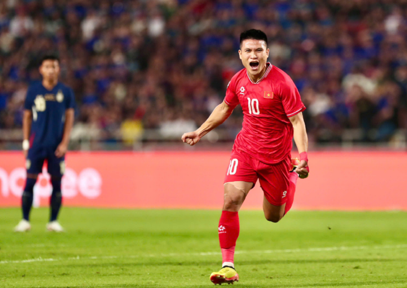 hlv-ha-noi-fc-mo-duong-cho-cau-thu-viet-nam-xuat-ngoai-tuan-hai-rong-cua-roi-v-league