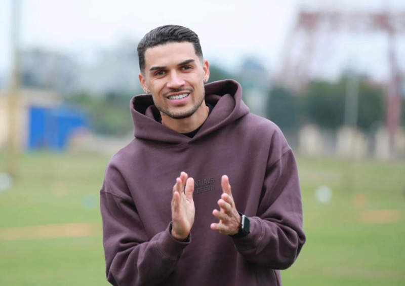 ban-than-xuan-son-roi-nam-dinh-khoac-ao-clb-giai