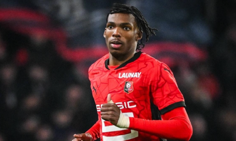 anfield-hap-dan-hon-stamford-bridge-jeremy-jacquet-chot-ben-do-liver